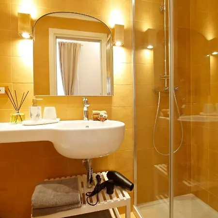 Breathe Liguria - Lucy 1 Bedroom And 1 In A Newly Renovated Nineteenth-century Building In The Historic Center Near The Sea Gasthuis 3*