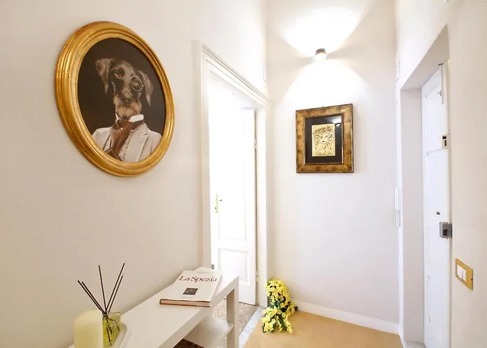 Breathe Liguria - Lucy: Historic Center Seaside 3* La Spezia